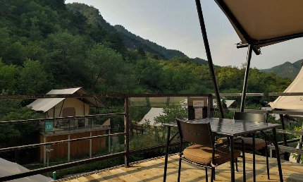 如何使用酒店帳篷打造露營風(fēng)咖啡店？