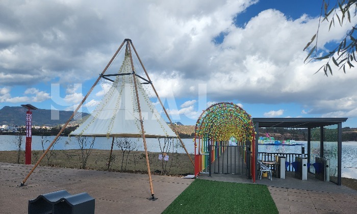 網(wǎng)紅竹節(jié)燈籠帳篷